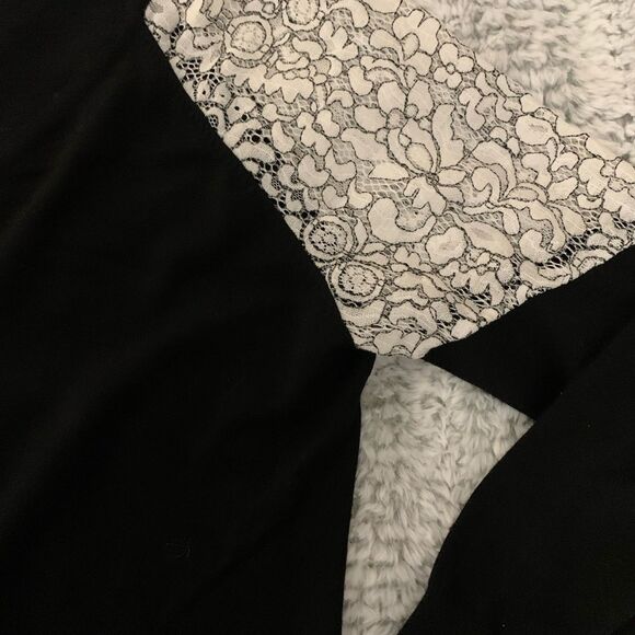 Venus V-Neck Sweater - Picture 4 of 5